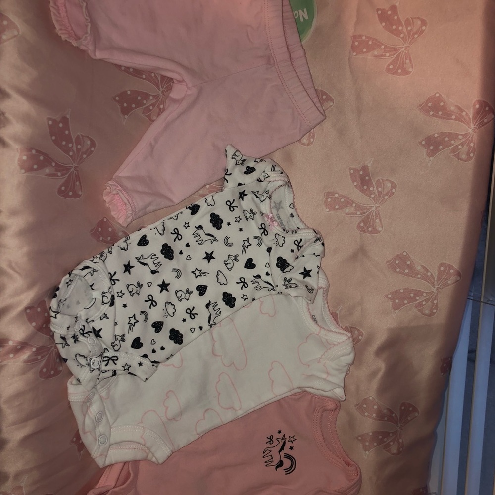 3 baby girl- Body suit (premie) and 1 legging (NB)